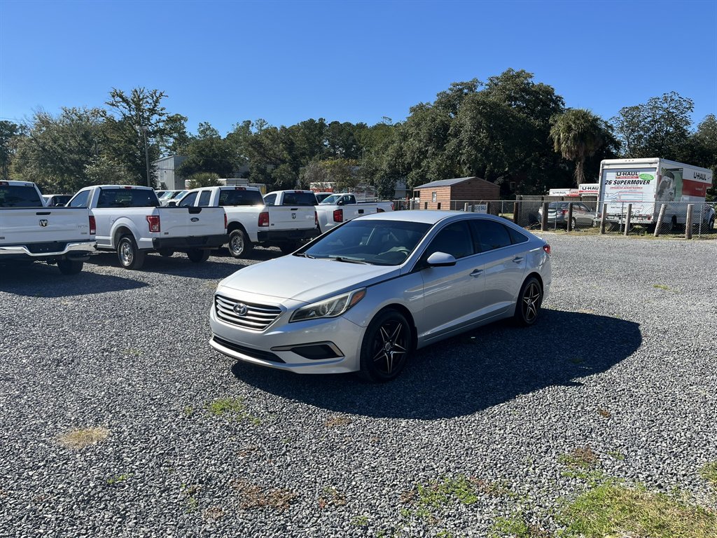 2016 Hyundai Sonata SE's photo