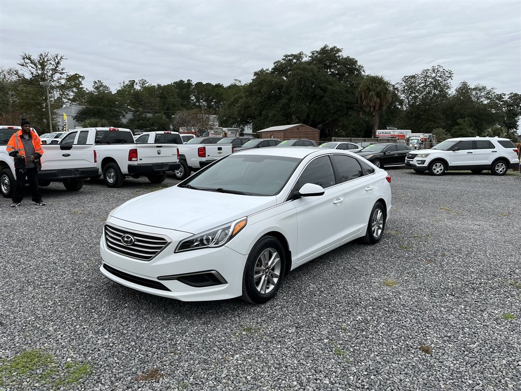 2016 Hyundai Sonata SE's photo