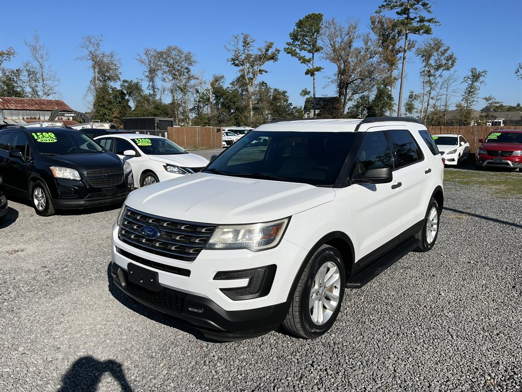 2017 Ford Explorer Base's photo